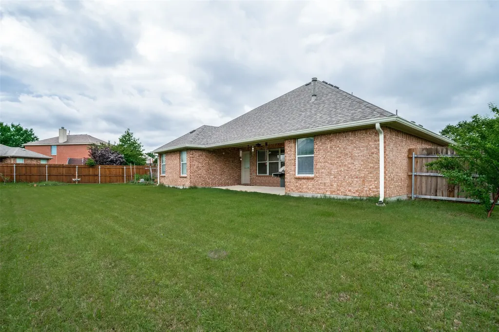 9204 Lockhart Drive Arlington TX 76002