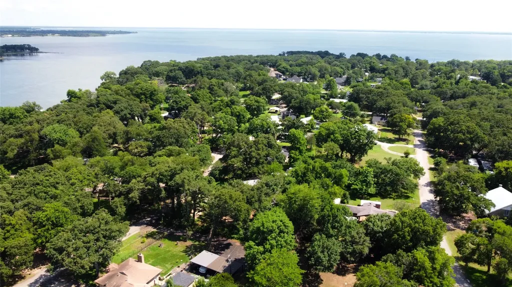 743 Oak Leaf Trail East Tawakoni TX 75472