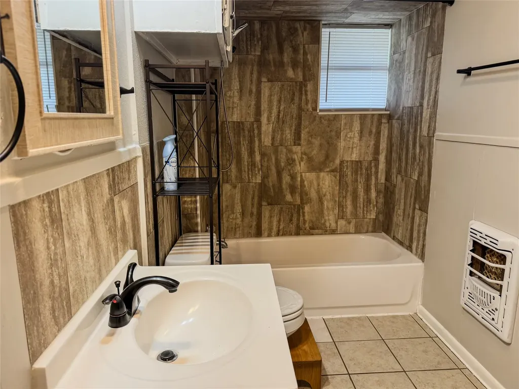 743 Oak Leaf Trail East Tawakoni TX 75472