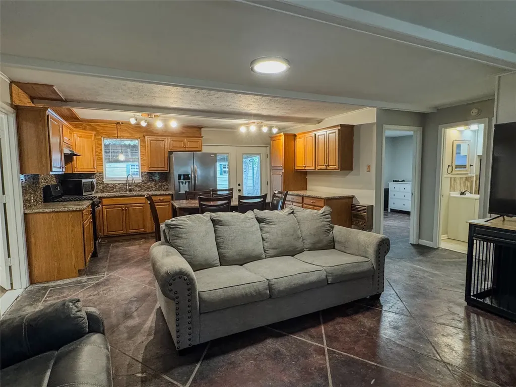 743 Oak Leaf Trail East Tawakoni TX 75472