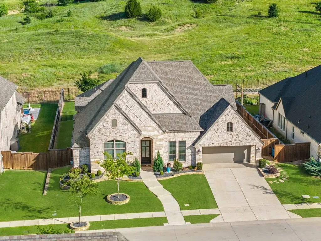 996 Myers Park Trail Roanoke TX 76262