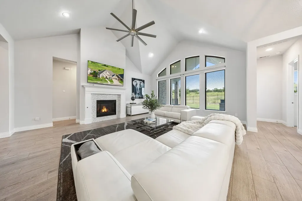 996 Myers Park Trail Roanoke TX 76262