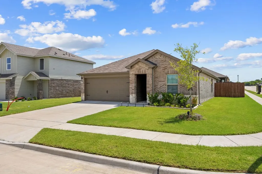 206 Nokota Drive Leonard TX 75452