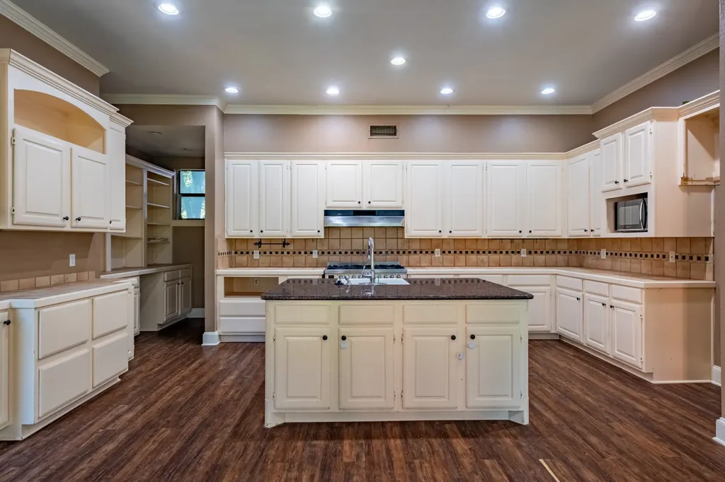 240 Timberleaf Drive Double Oak TX 75077