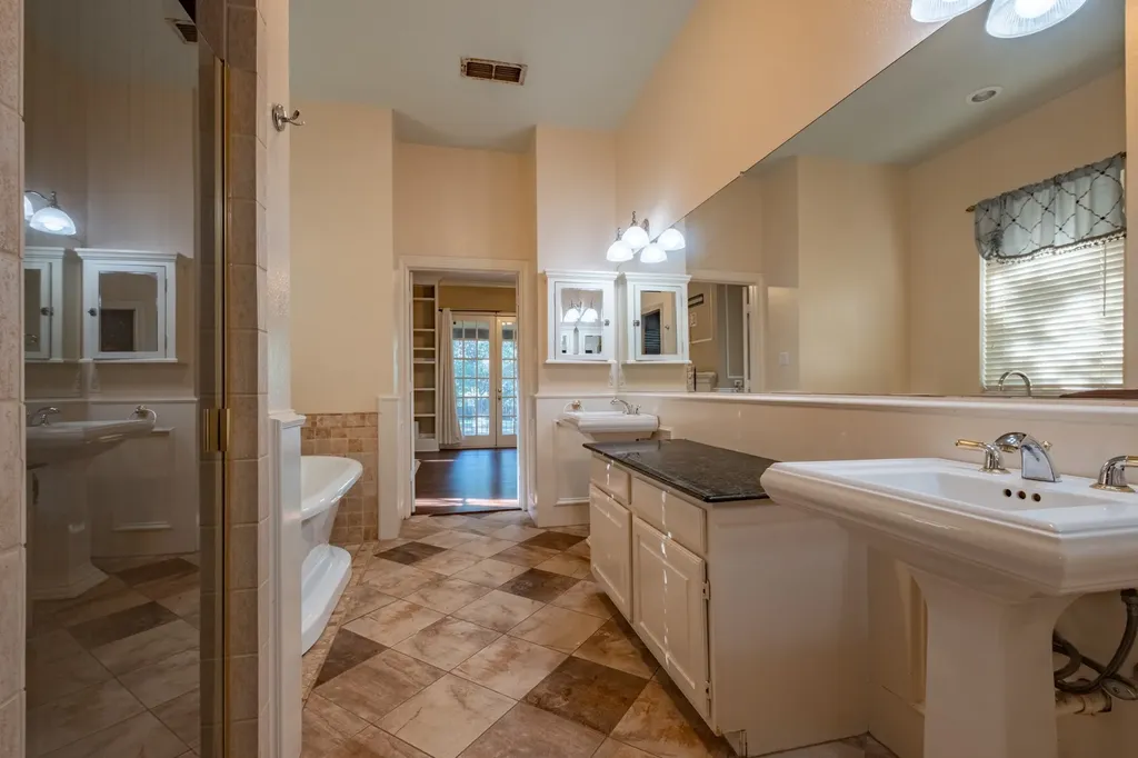 240 Timberleaf Drive Double Oak TX 75077