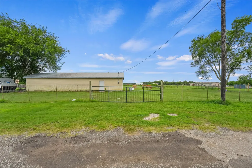 15 County Road 1150 Cumby TX 75433