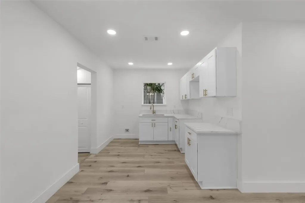 612 Clairemont Avenue Fort Worth TX 76103
