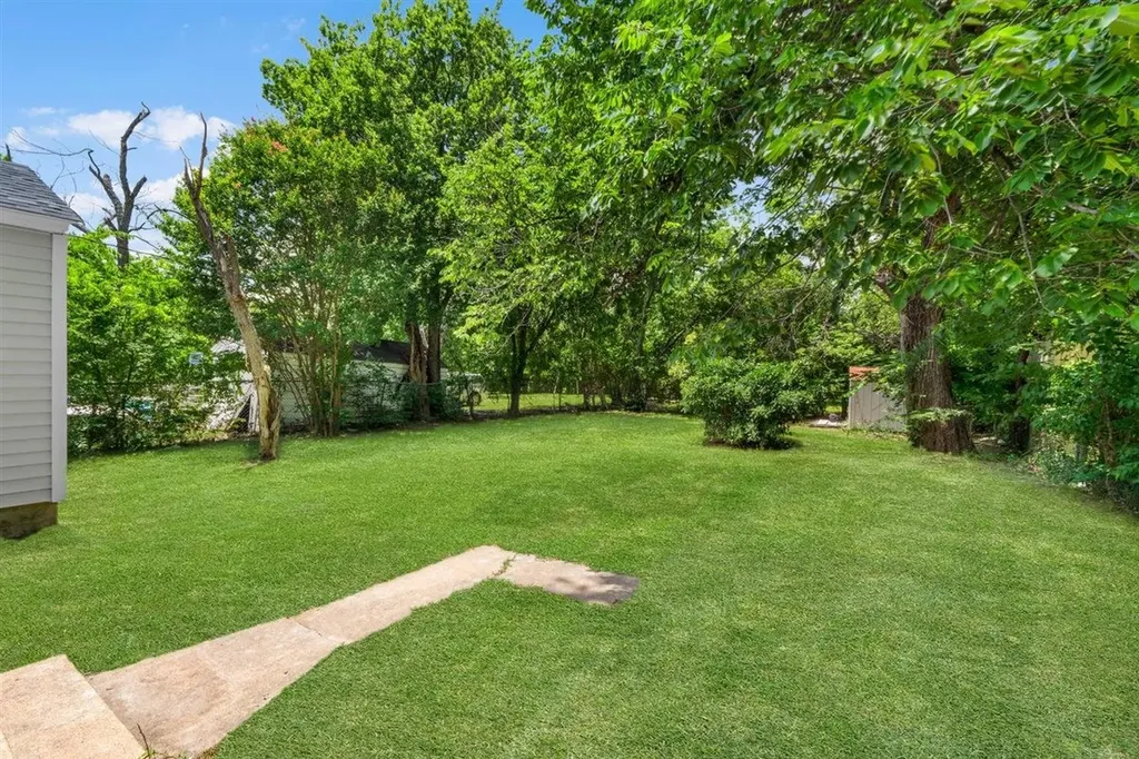 612 Clairemont Avenue Fort Worth TX 76103