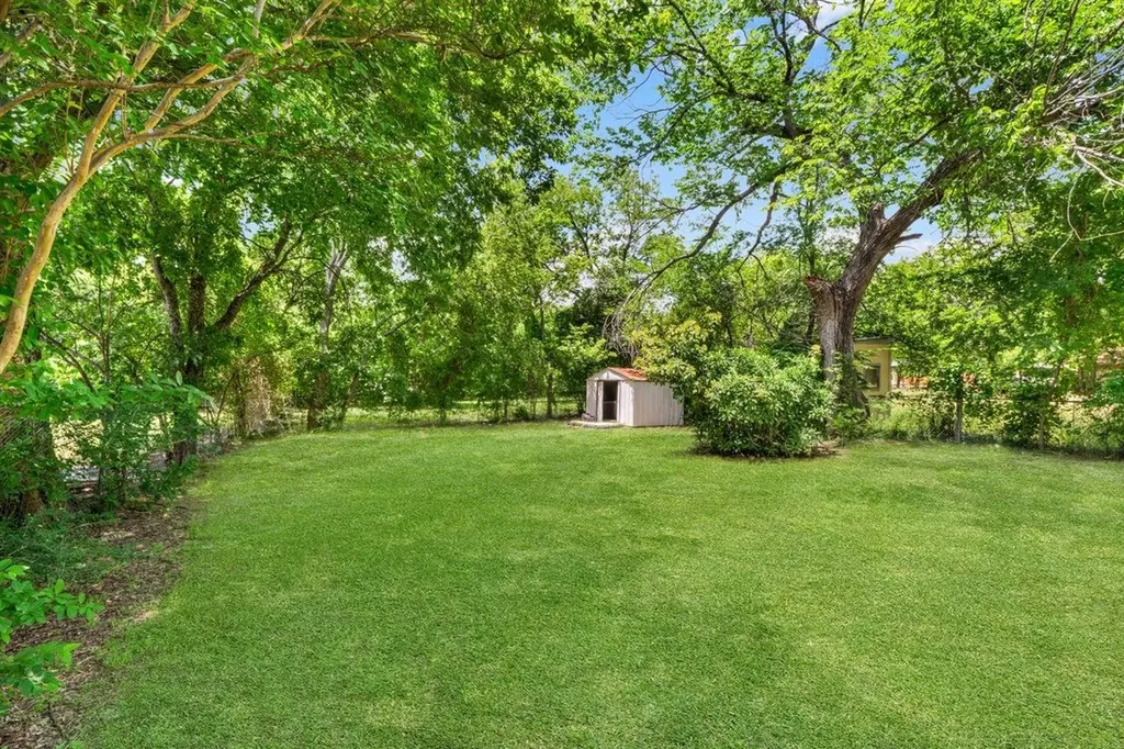 612 Clairemont Avenue Fort Worth TX 76103