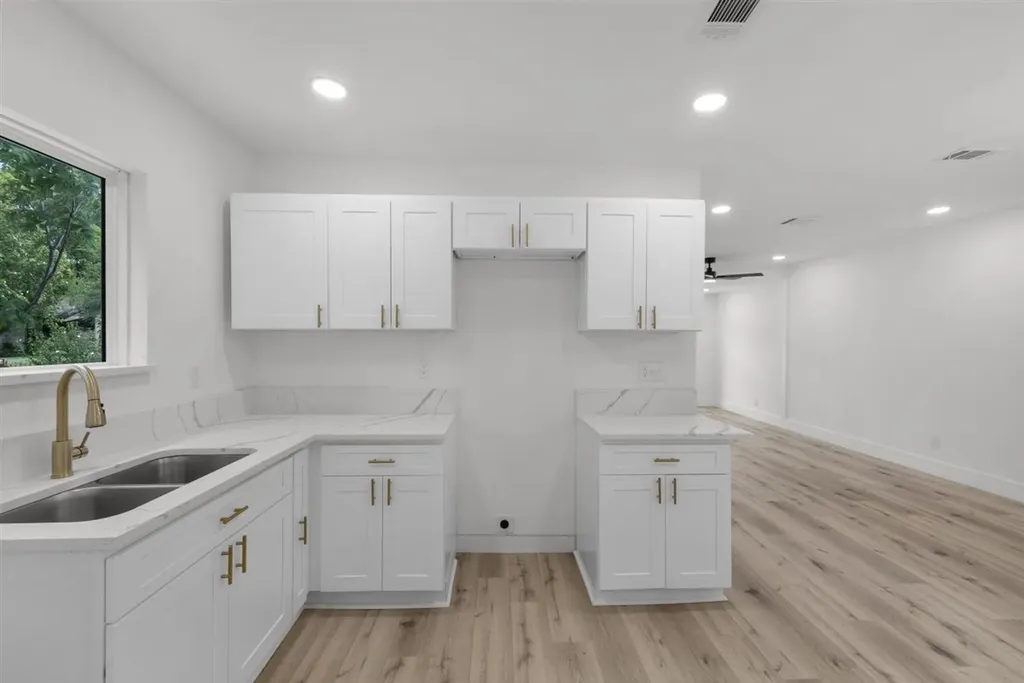 612 Clairemont Avenue Fort Worth TX 76103