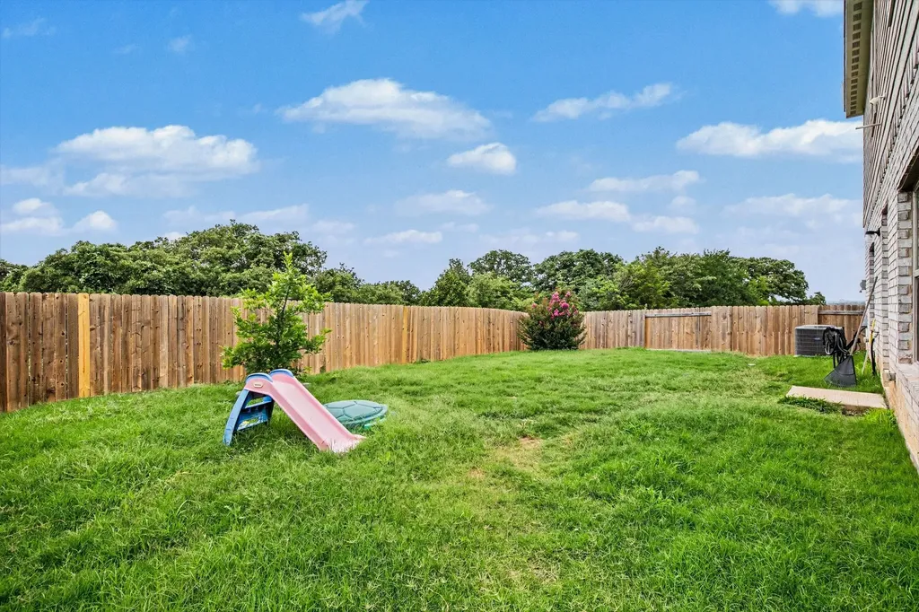 304 Lowery Oaks Trail Fort Worth TX 76120