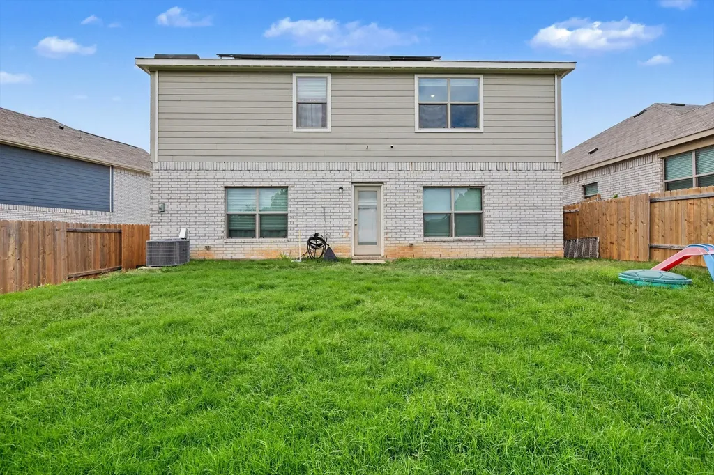 304 Lowery Oaks Trail Fort Worth TX 76120