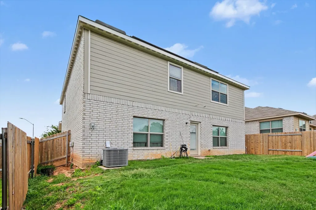 304 Lowery Oaks Trail Fort Worth TX 76120
