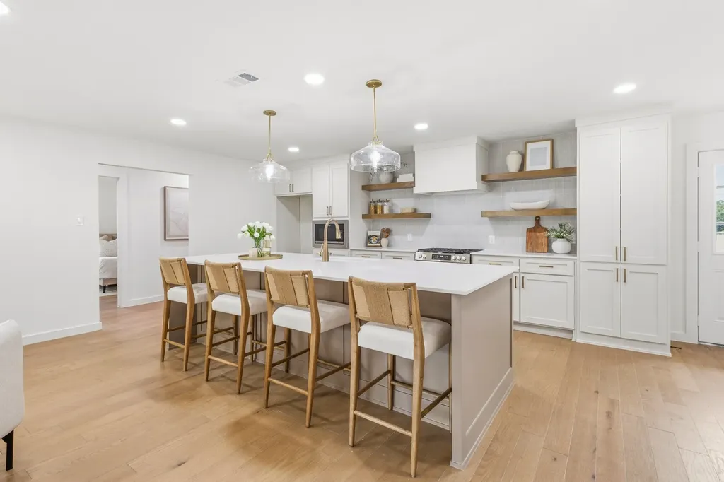 2324 Materhorn Drive Dallas TX 75228