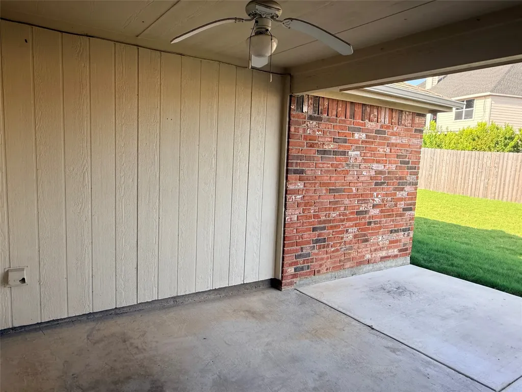 1100 Linden Drive Burleson TX 76028