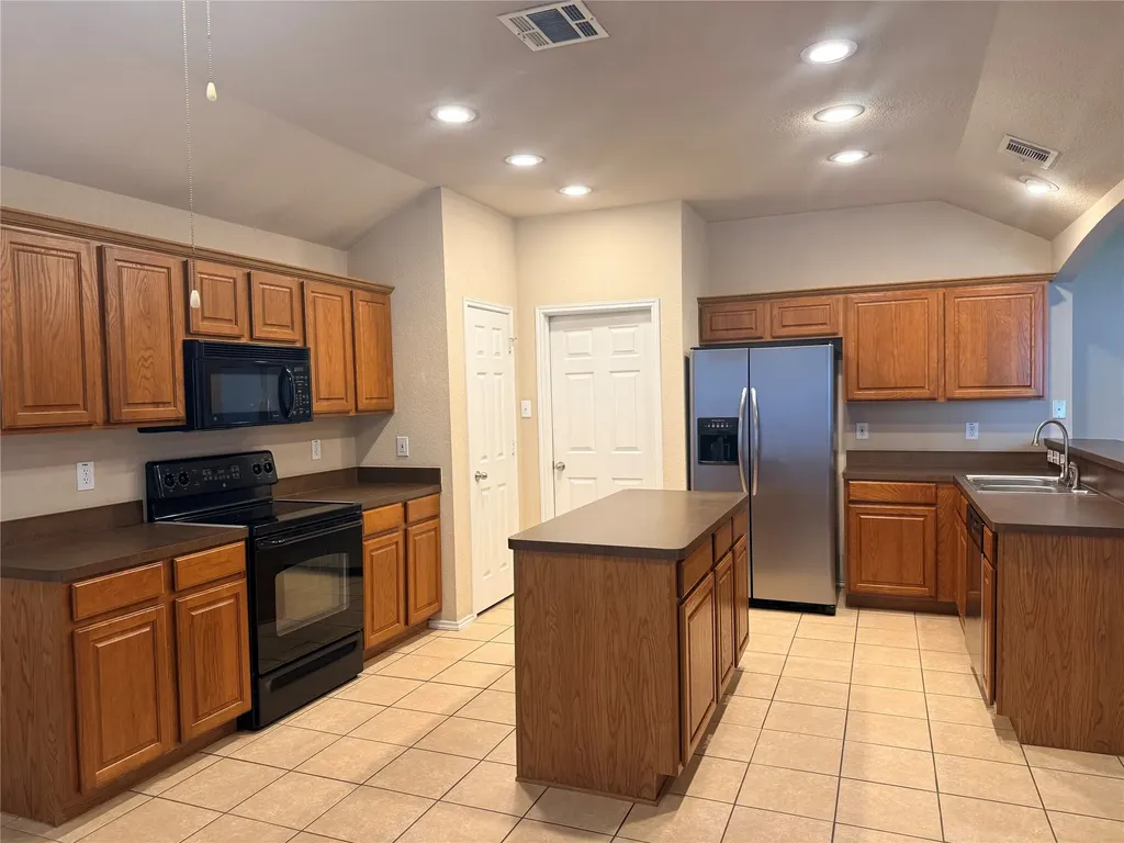 1100 Linden Drive Burleson TX 76028