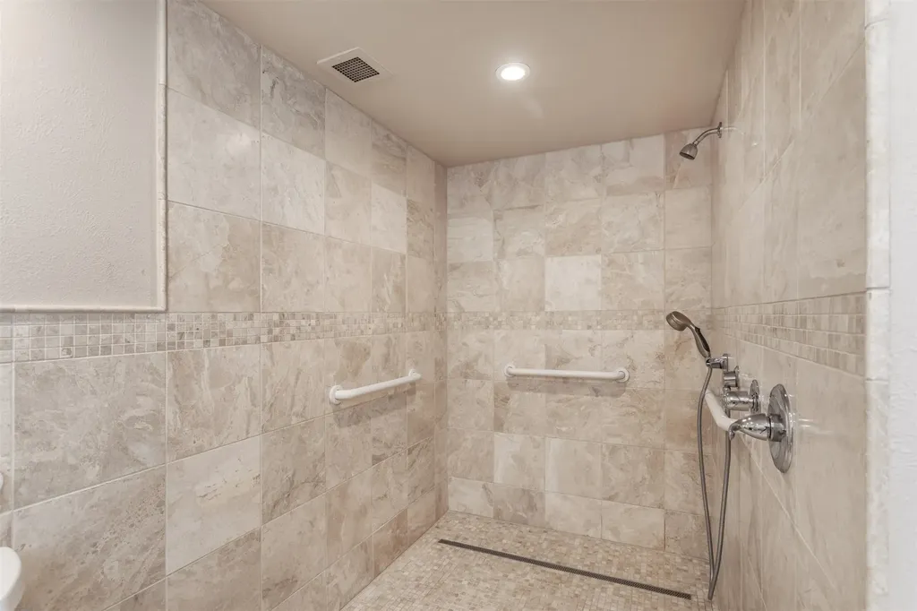 6335 W Northwest Highway Dallas TX 75225