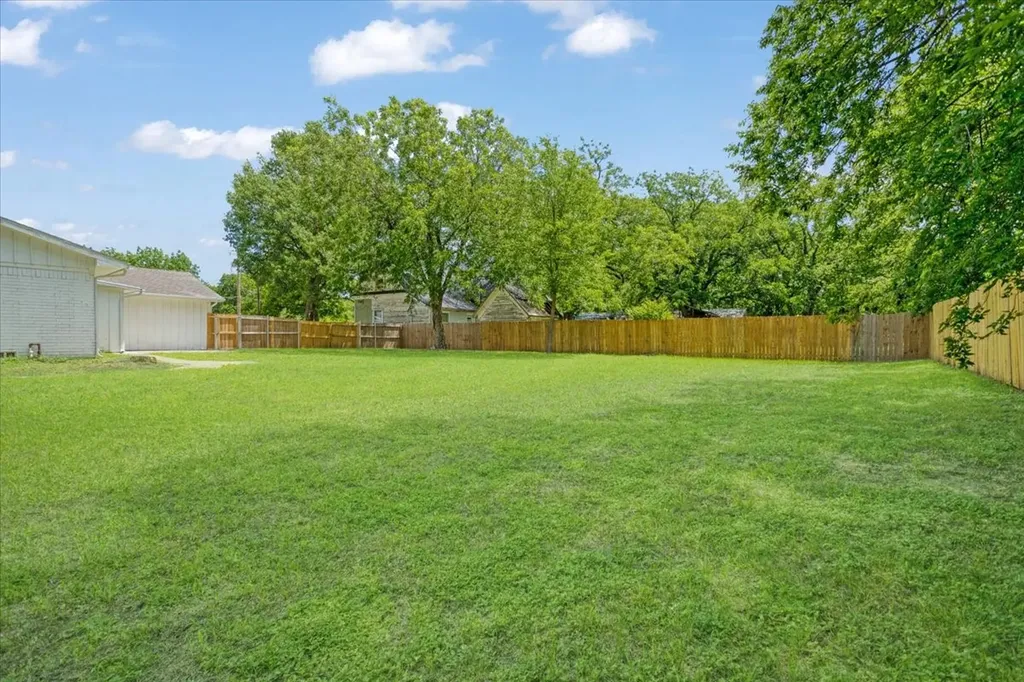 408 N Gowdy Street Whitewright TX 75491