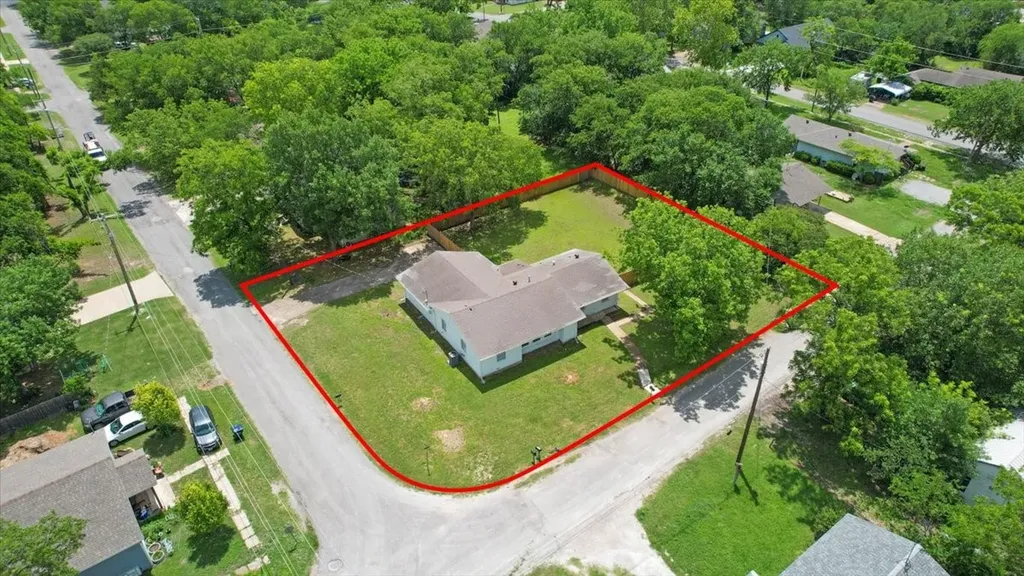 408 N Gowdy Street Whitewright TX 75491