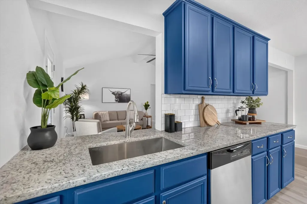 1547 Oakbrook Street Lancaster TX 75134