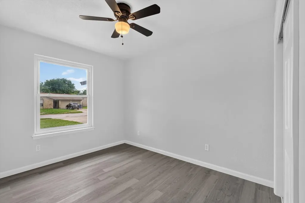 1547 Oakbrook Street Lancaster TX 75134