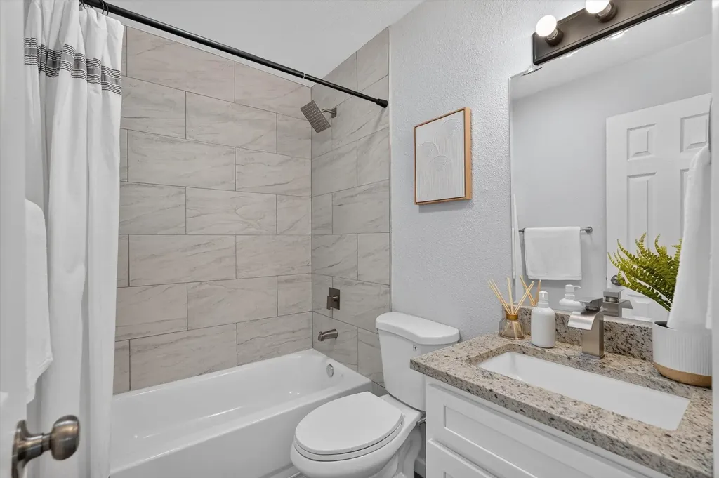 1547 Oakbrook Street Lancaster TX 75134