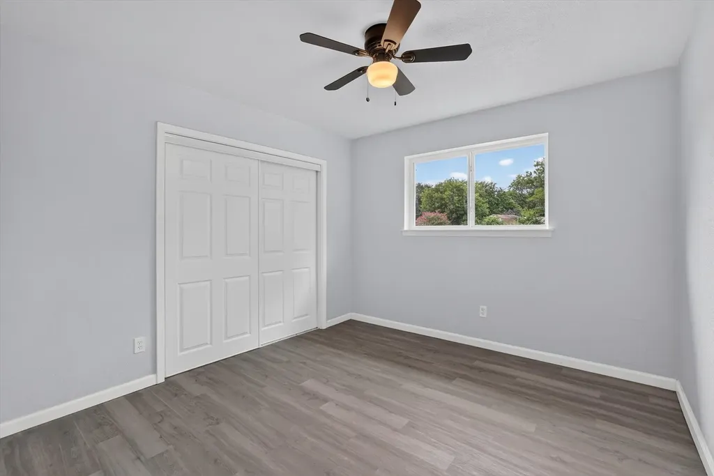1547 Oakbrook Street Lancaster TX 75134