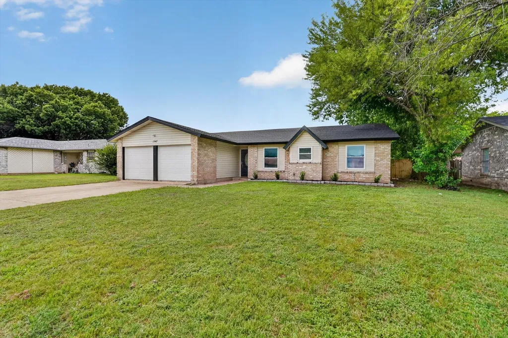 1547 Oakbrook Street Lancaster TX 75134