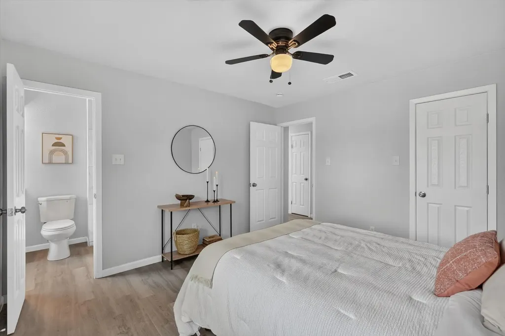 1547 Oakbrook Street Lancaster TX 75134