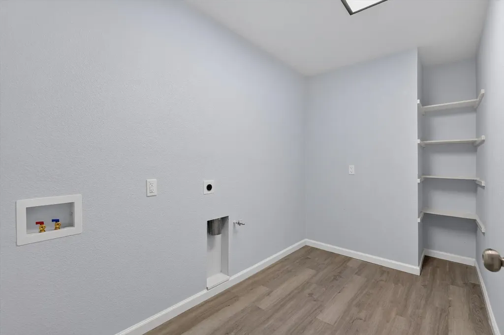 1547 Oakbrook Street Lancaster TX 75134