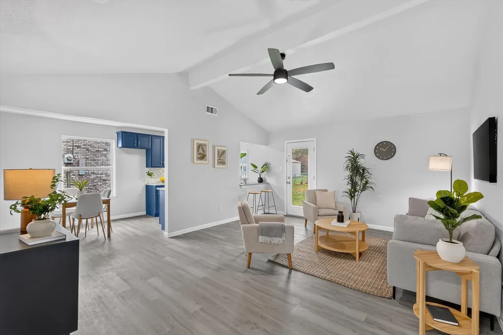 1547 Oakbrook Street Lancaster TX 75134