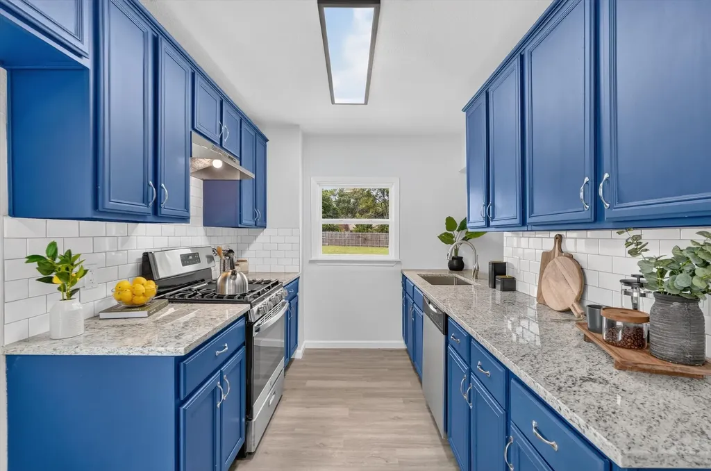 1547 Oakbrook Street Lancaster TX 75134