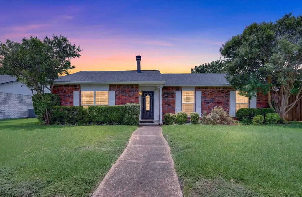 2910 Flagstone Drive Garland TX 75044