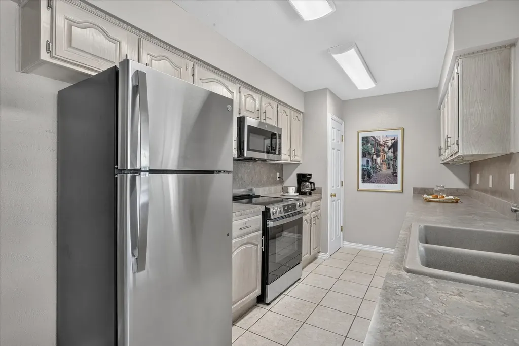 2910 Flagstone Drive Garland TX 75044
