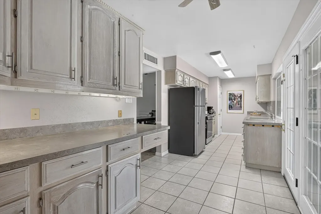 2910 Flagstone Drive Garland TX 75044