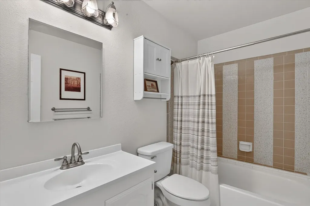 2910 Flagstone Drive Garland TX 75044