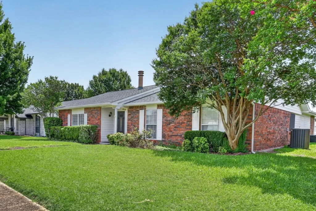 2910 Flagstone Drive Garland TX 75044