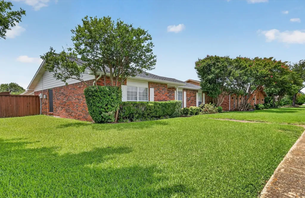 2910 Flagstone Drive Garland TX 75044