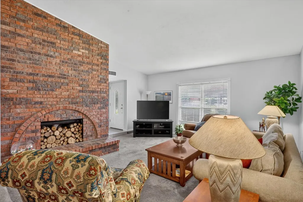 2910 Flagstone Drive Garland TX 75044