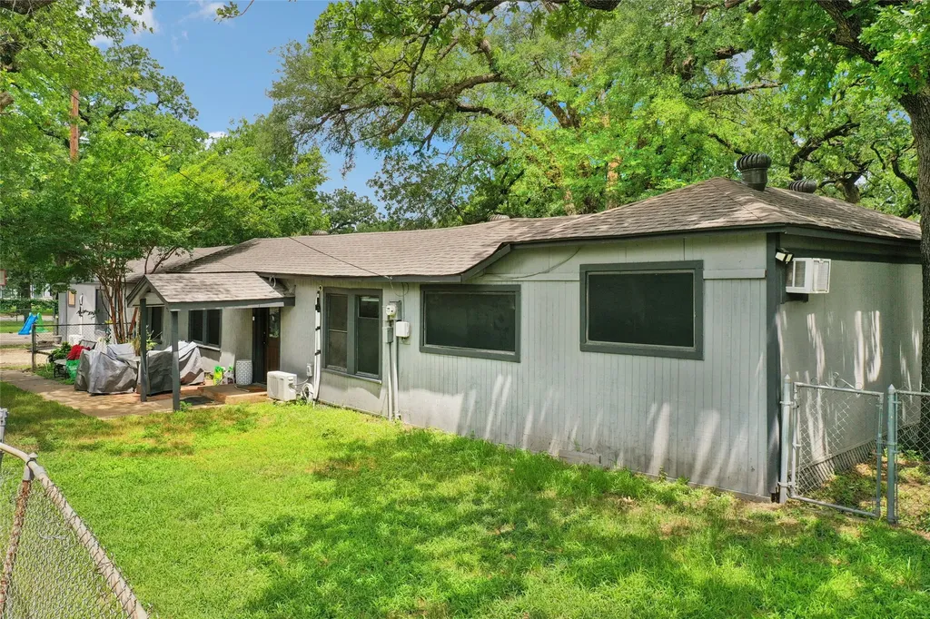 7616 Osage Trail Lake Worth TX 76135