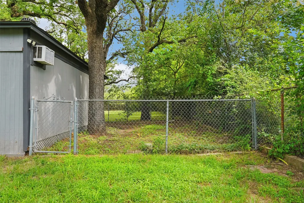 7616 Osage Trail Lake Worth TX 76135