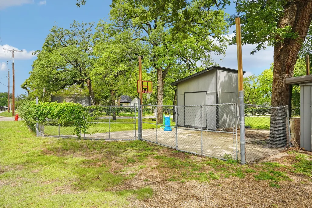 7616 Osage Trail Lake Worth TX 76135