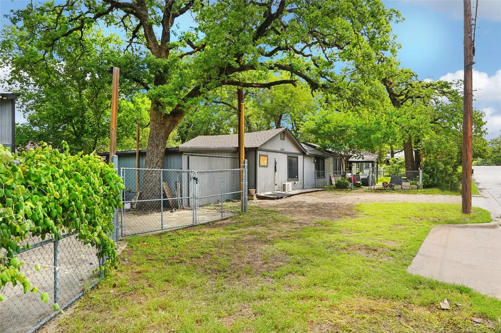 7616 Osage Trail Lake Worth TX 76135