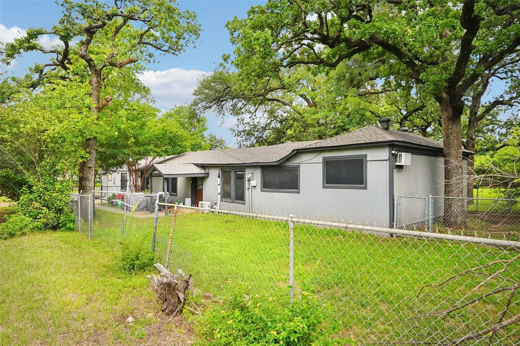 7616 Osage Trail Lake Worth TX 76135