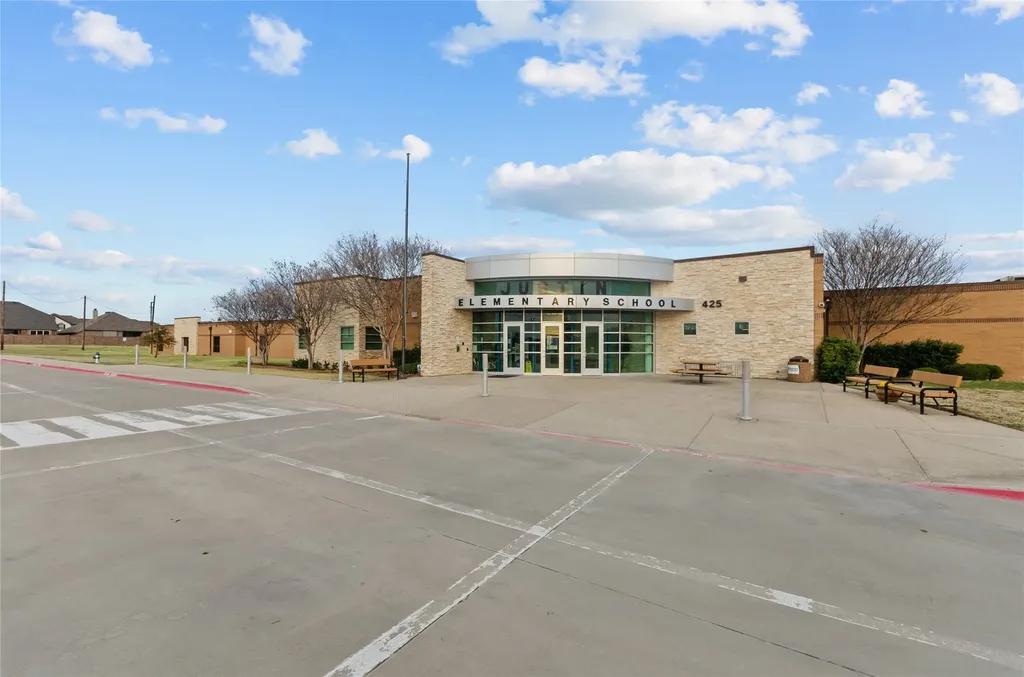 110 Rockwood Lane Justin TX 76247