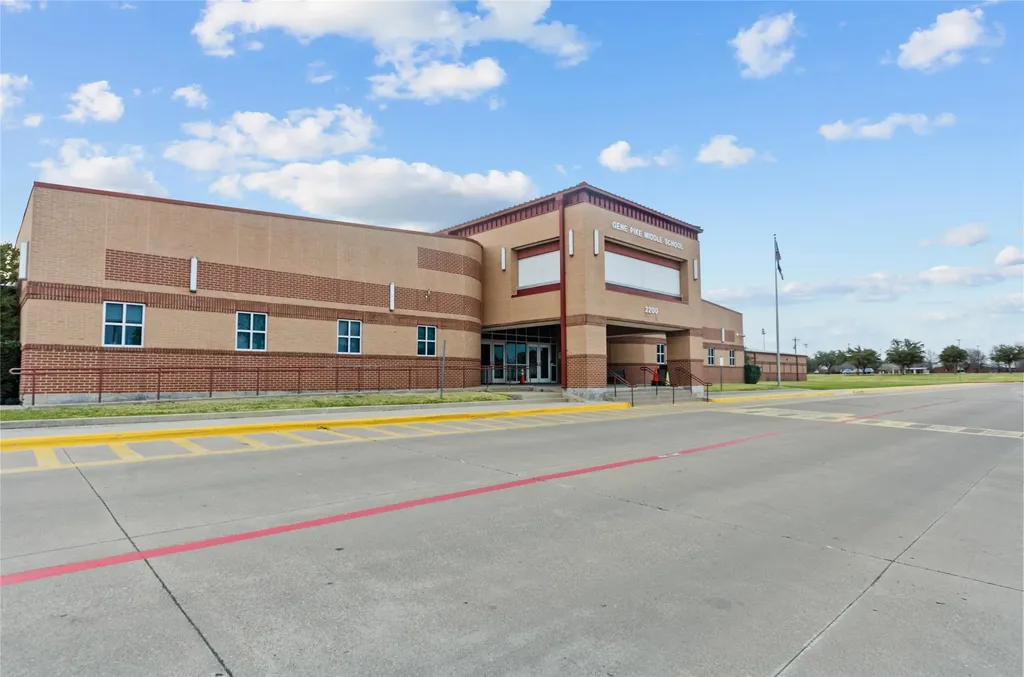 110 Rockwood Lane Justin TX 76247