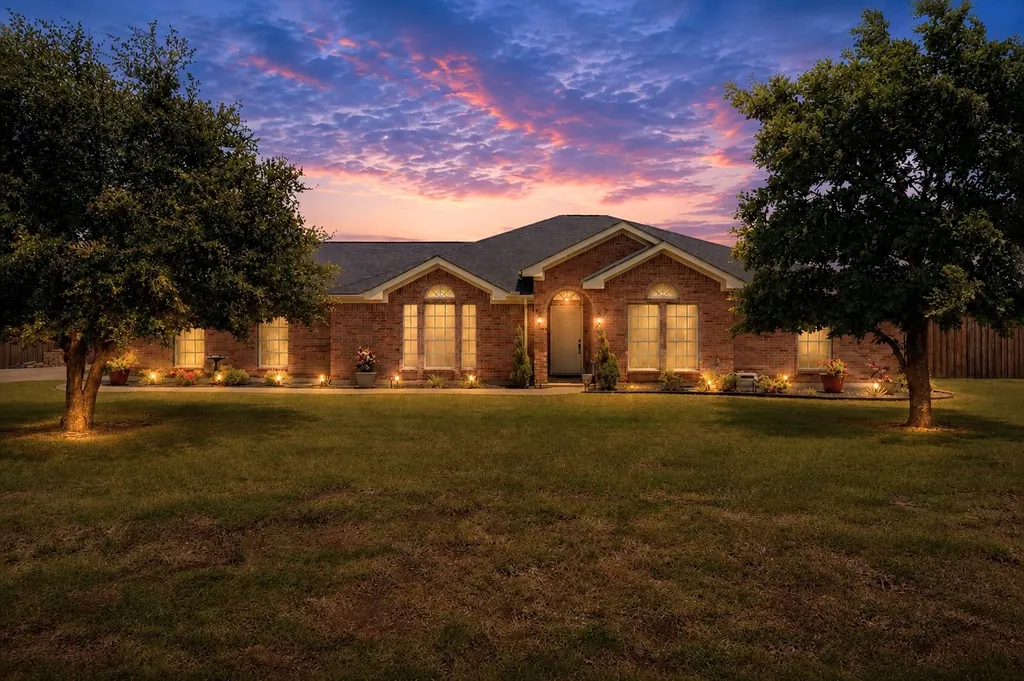 1108 Chestnut Drive Venus TX 76084