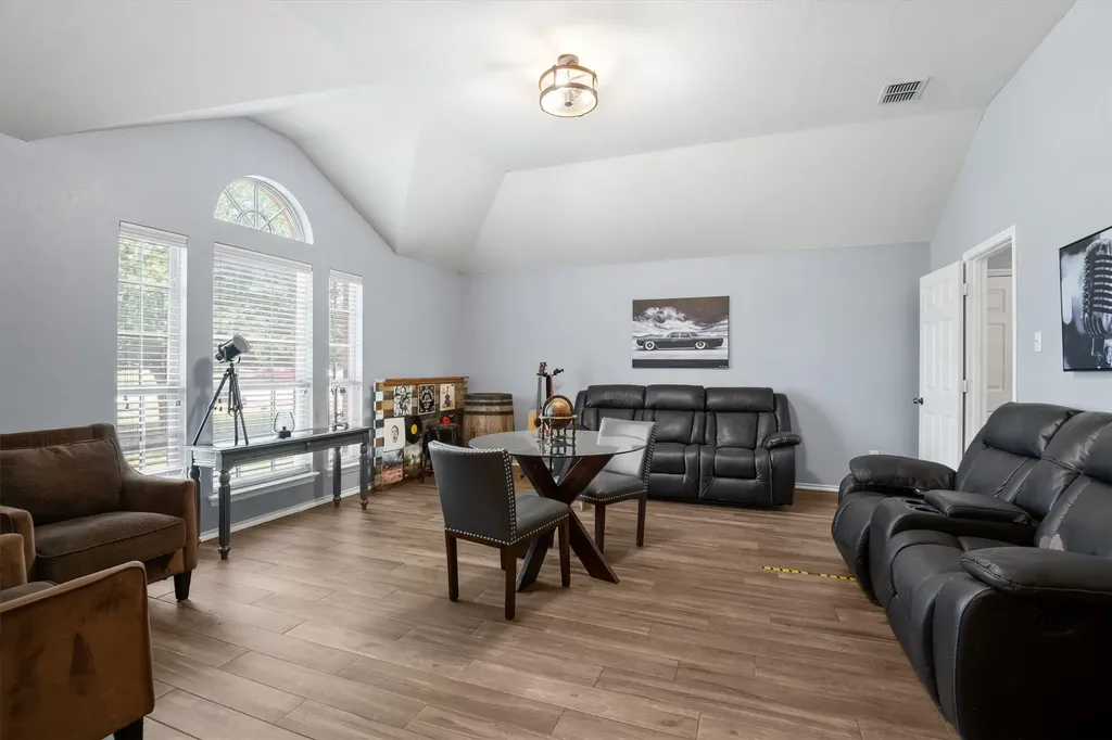 1108 Chestnut Drive Venus TX 76084
