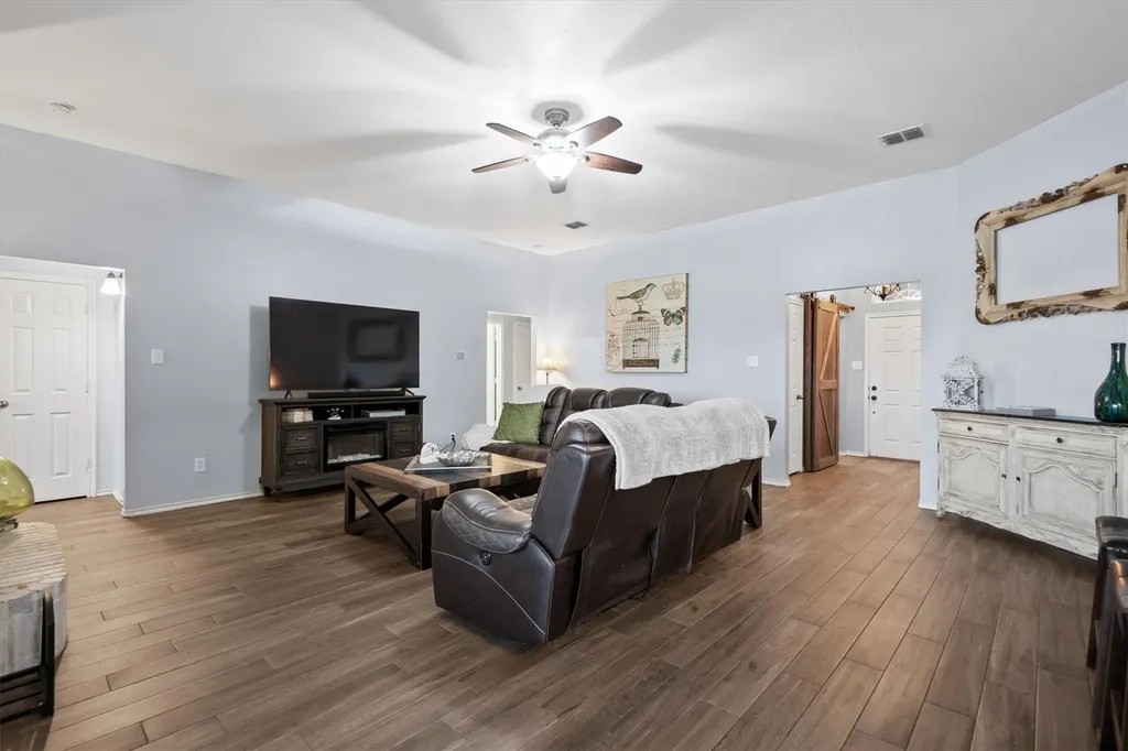 1108 Chestnut Drive Venus TX 76084