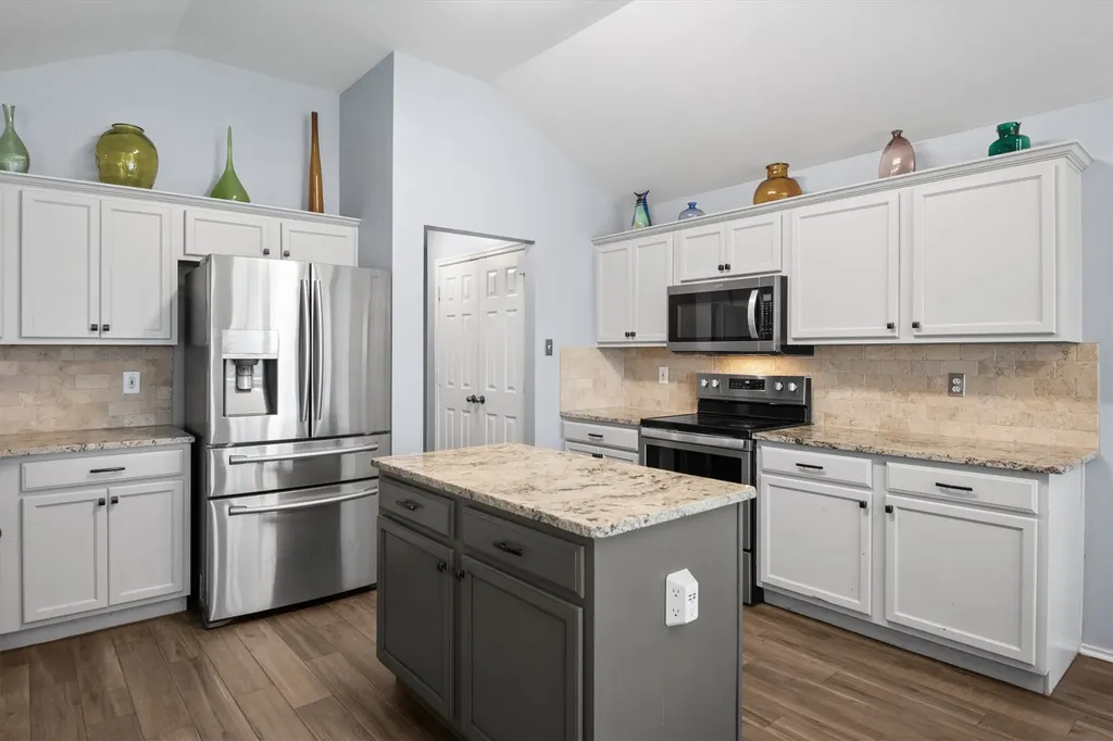 1108 Chestnut Drive Venus TX 76084